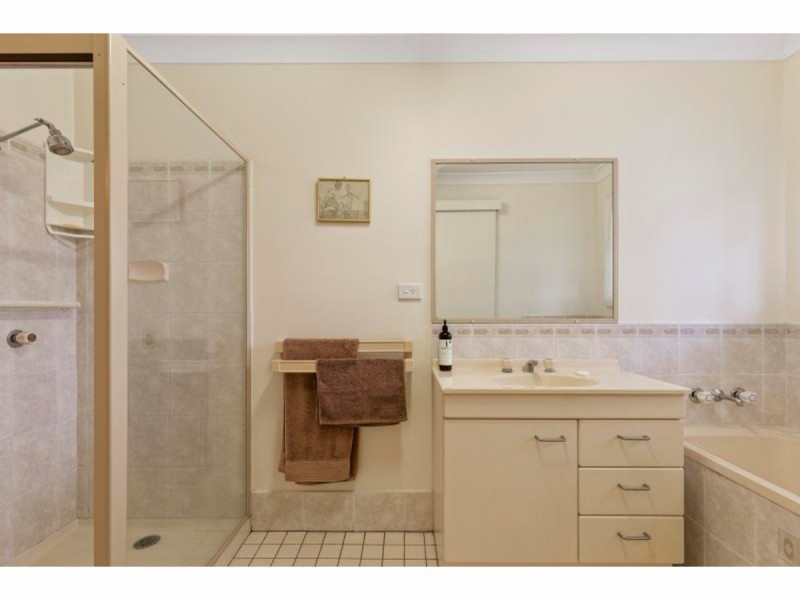 77 Leamington Street, Berserker QLD 4701